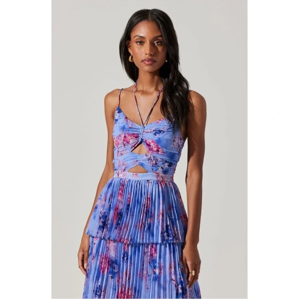 NEW ASTR Daytona Floral Pleated Halter Maxi Dress Periwinkle Size Large - Picture 2 of 11